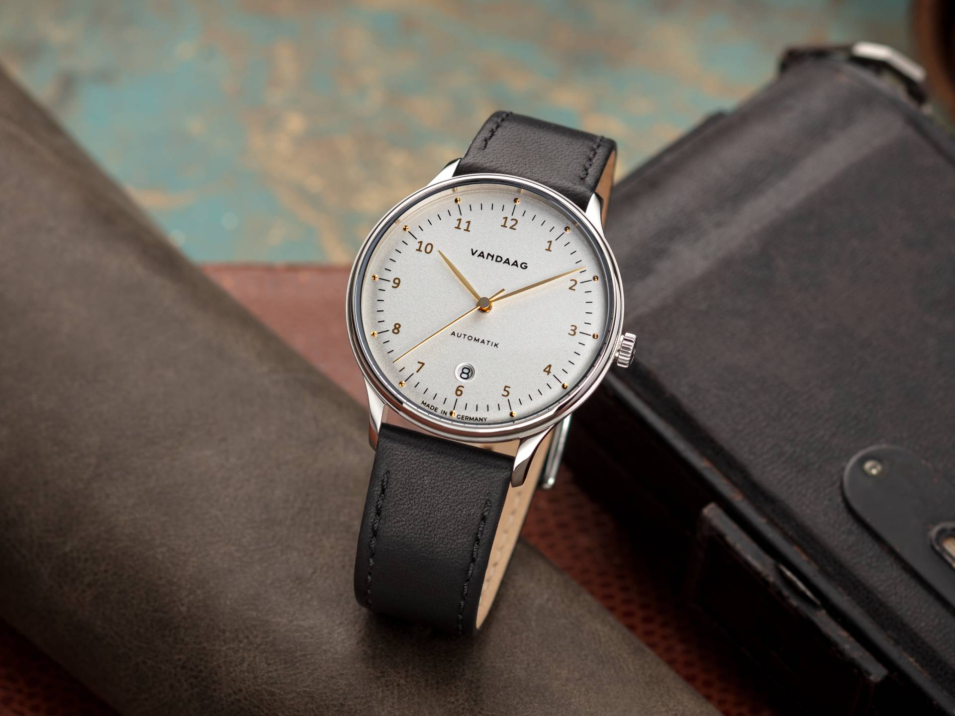 Primus Automatik - Steel-Silver/Gold - black leather strap